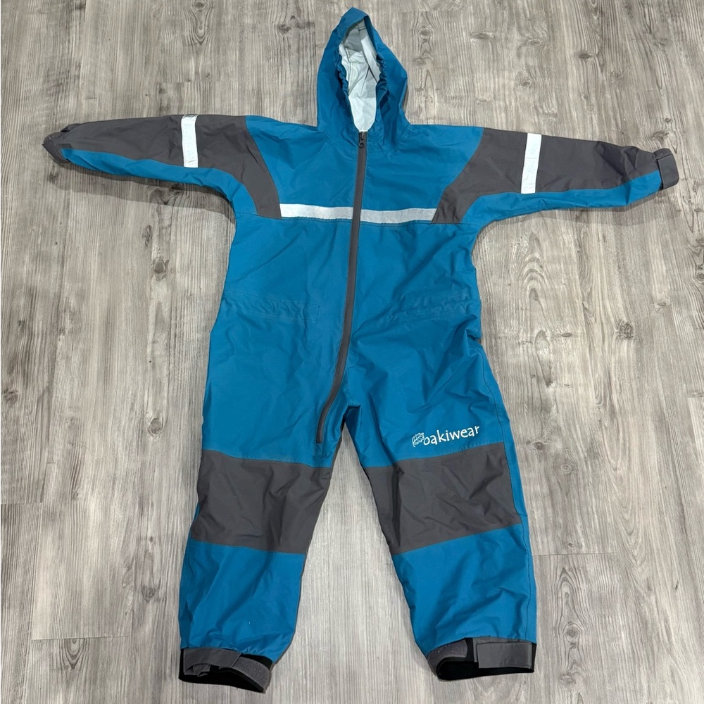 Oaki Children Trail Suit - size 6/7